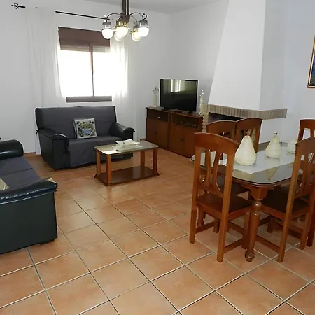 Casa Con Piscina Privada A Un Paso Del Pueblo *