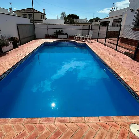 Casa Con Piscina Privada A Un Paso Del Pueblo *