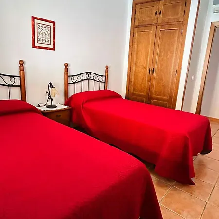 Casa Con Piscina Privada A Un Paso Del Pueblo