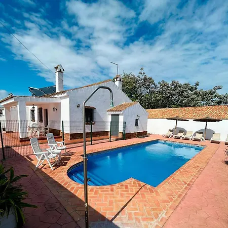 Casa Con Piscina Privada A Un Paso Del Pueblo Chalet *